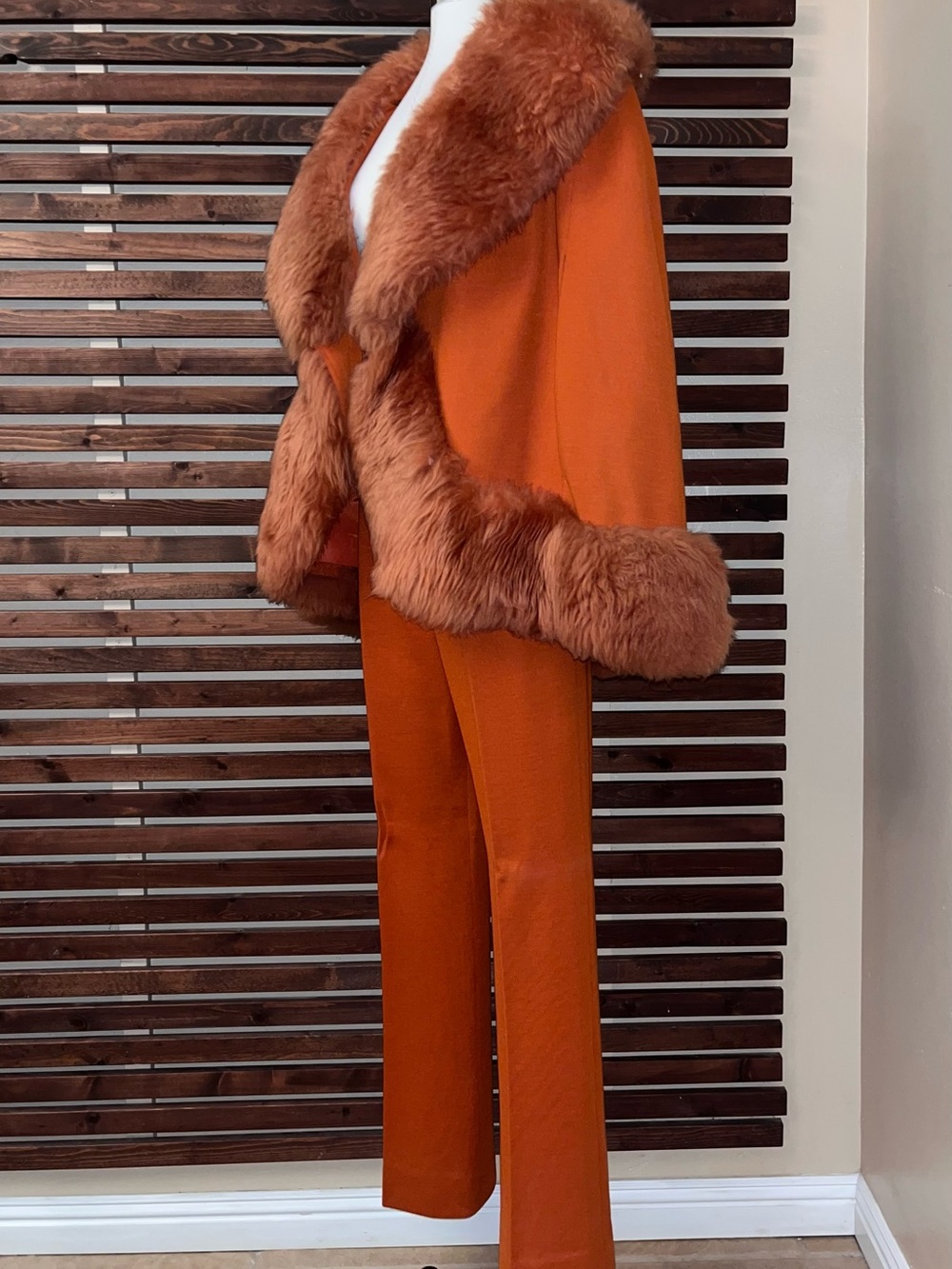 2 PC 1970s Vintage Orange Faux Fur Cape Coat & Matching High Waist Slacks Pants - Picture 14 of 16